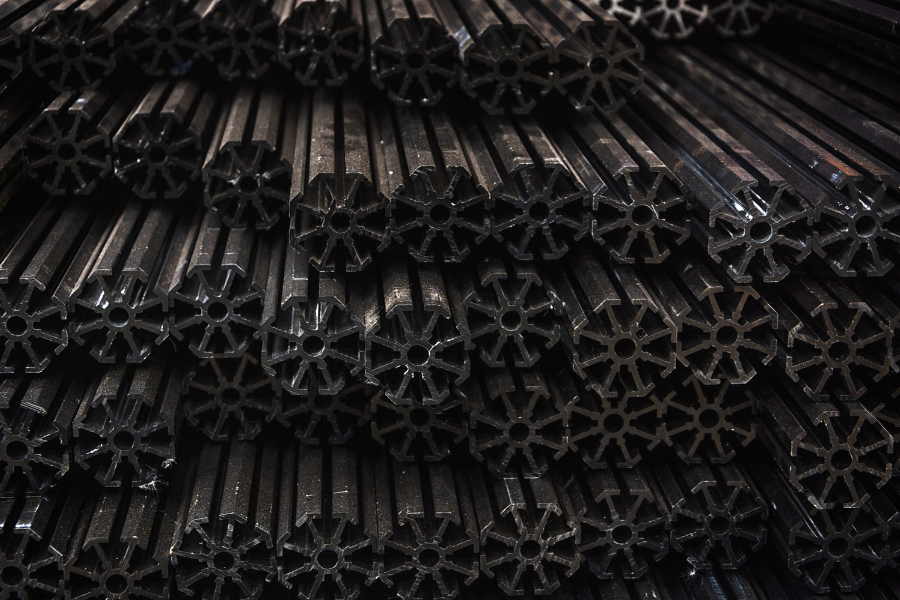 keunggulan material bangunan berbahan logam