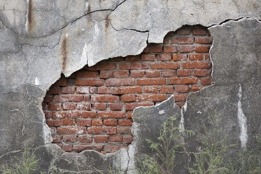 10 Penyebab Keretakan Dinding Rumah dan Cara Mengatasinya
