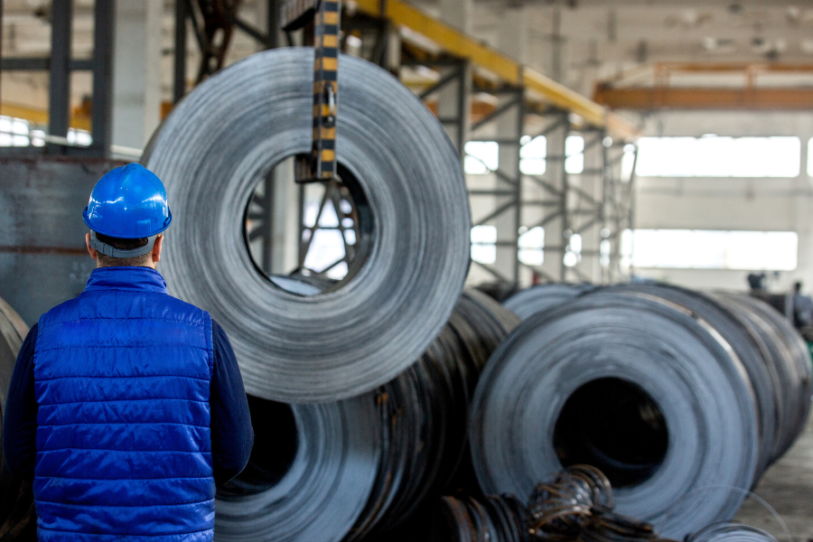 Perusahaan Distributor Logam Terpercaya untuk Kebutuhan Industri